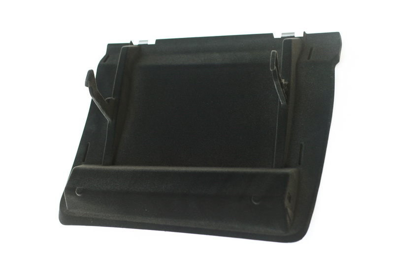 尼桑P42M手套箱蓋板